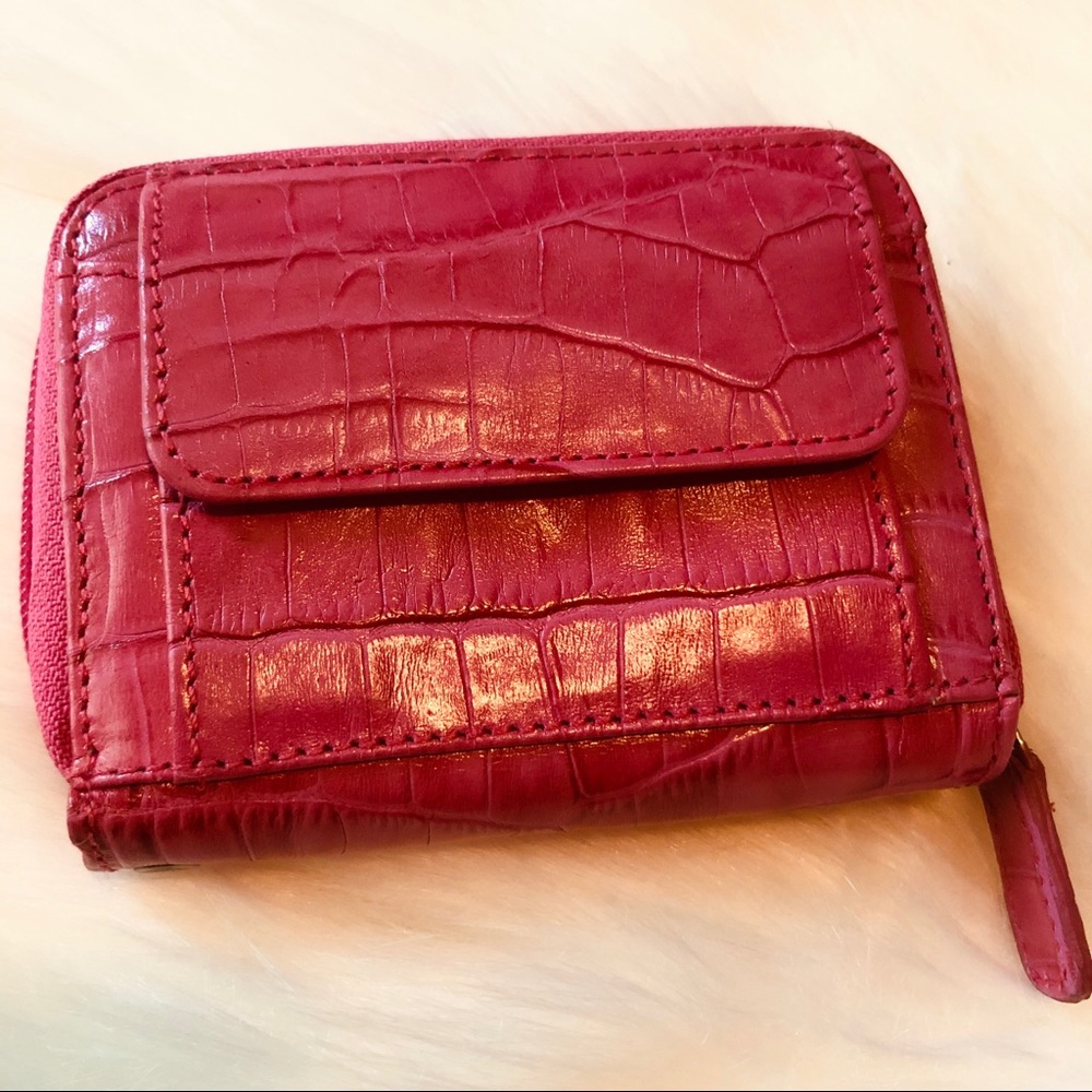 WINN | Hot Pink Leather Travel Wallet (NEW) ✨